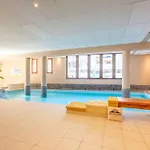 2 Pièces Avec Balcon Et Wifi Au Centre De Saint-lary - Fr-1-296-421