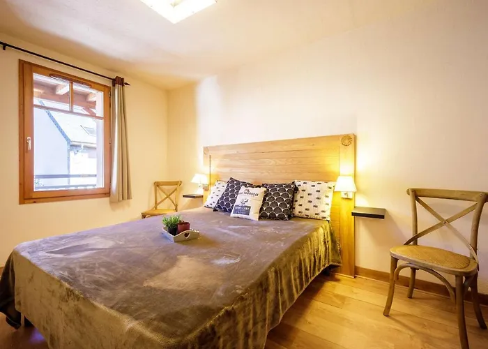 2 Pièces Avec Balcon Et Wifi Au Centre De Saint-lary - Fr-1-296-421 Appartement